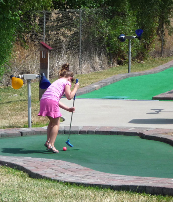 1010110_Mad_GolfBoomersFresno