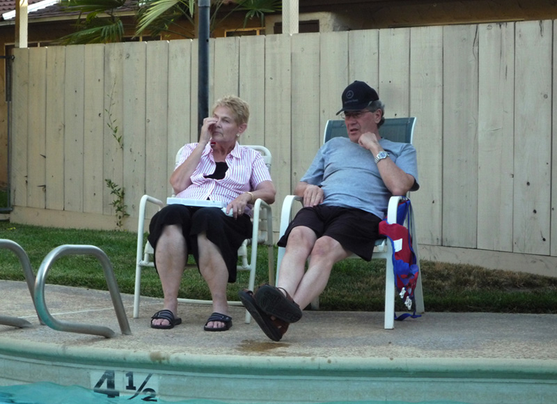 1010187_MomDad_PoolFresno