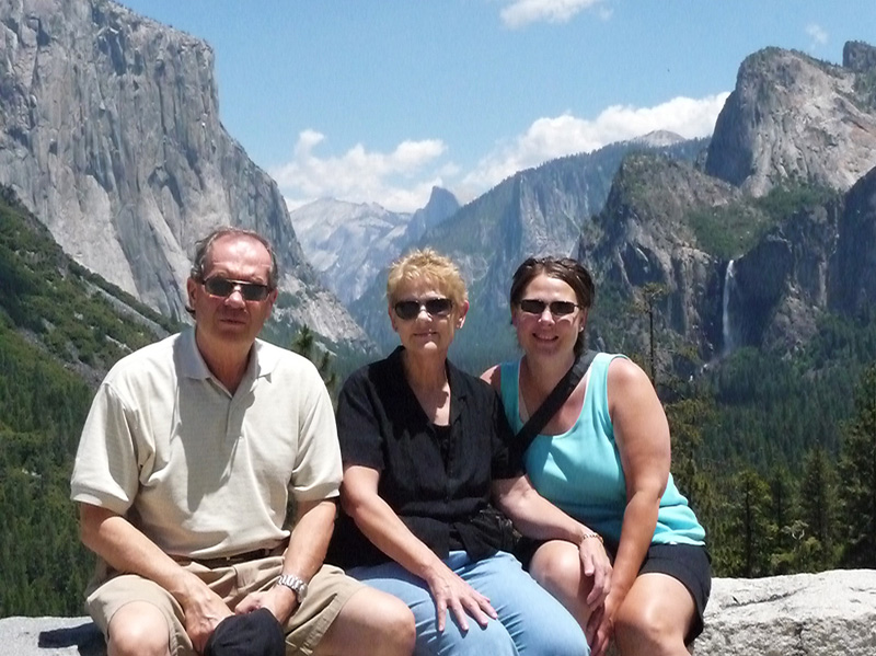 284_DadMomTam_TunnelViewYosemite